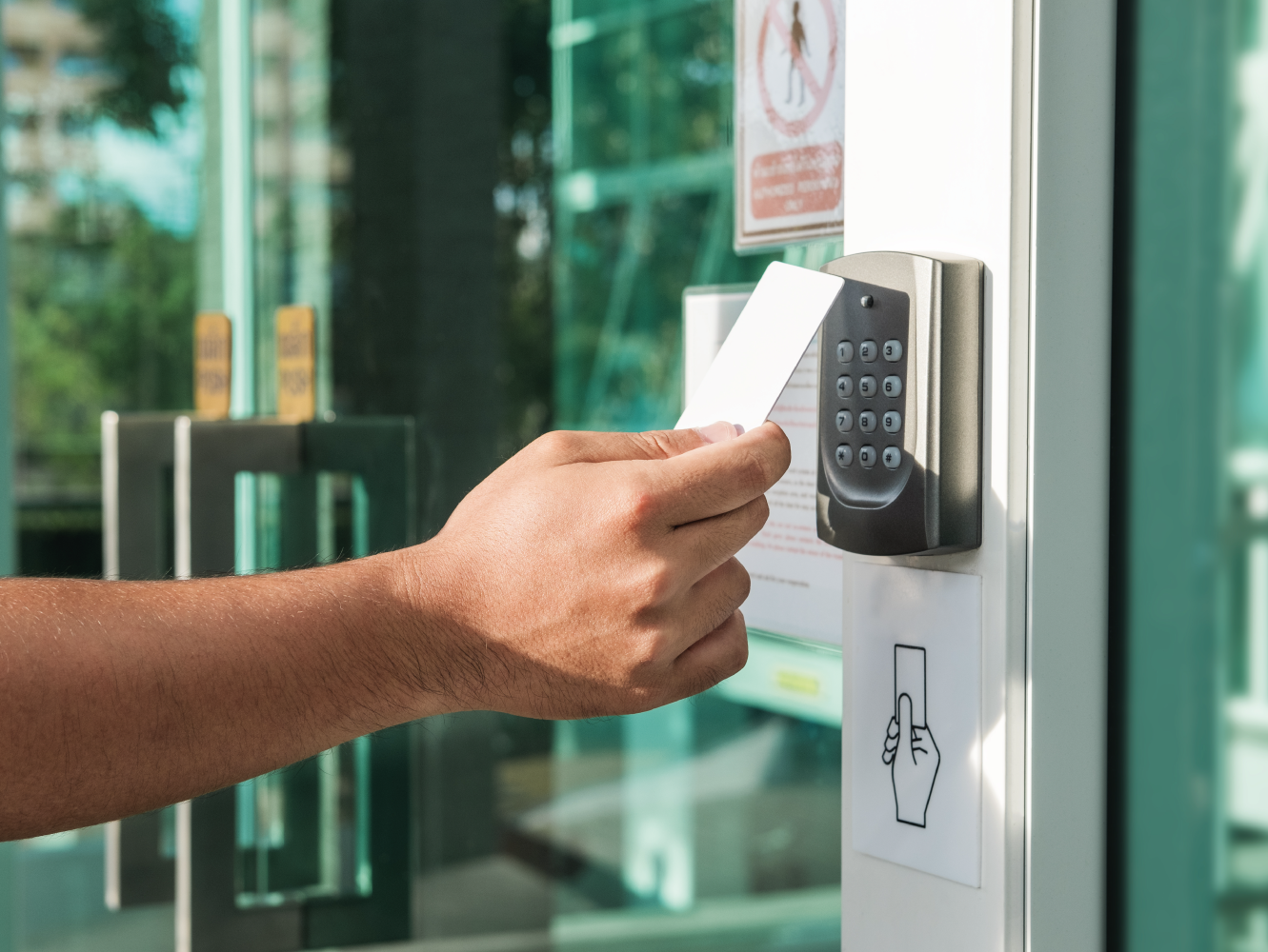 Tecnologias de segurança física para data centers: proteção contra incêndios, intrusões e desastres naturais